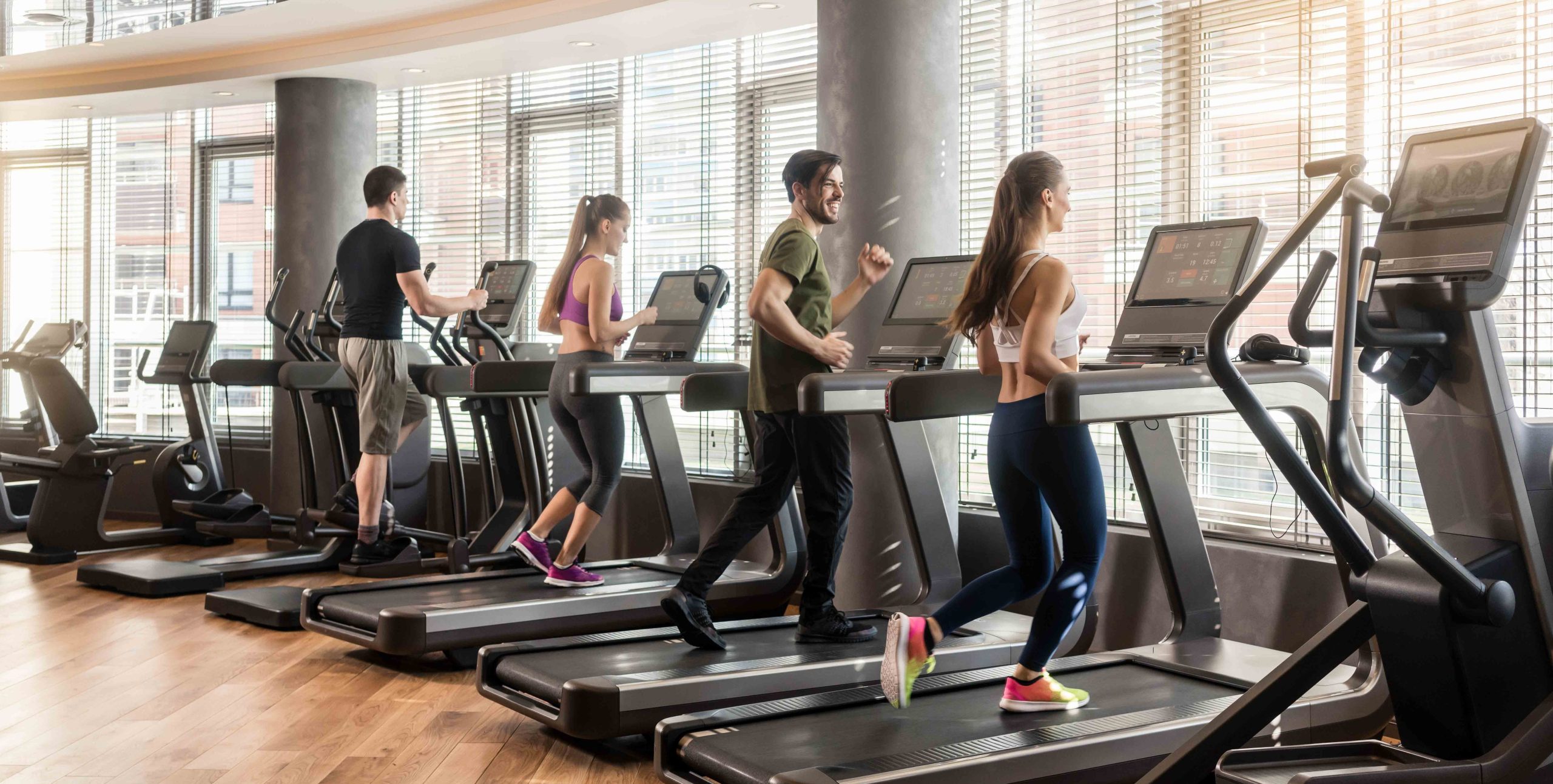 Accesorios básicos que necesitas para sacar el máximo provecho al gimnasio